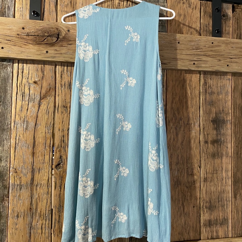 Dress - Picture 2 of 4